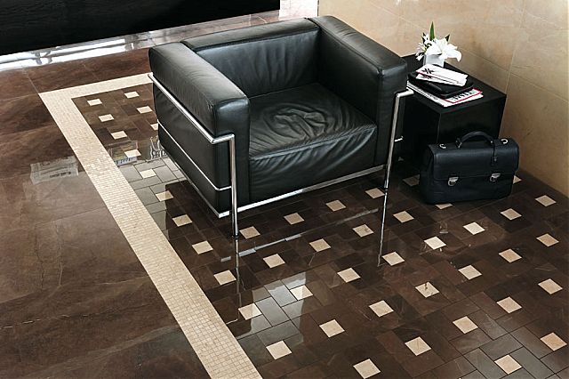 Πρόταση σε πλακάκια για αίθουσα αναμονής επιχειρήσεων της Marvel