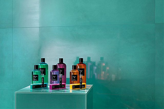 Πρόταση σε πλακάκια για αίθουσα έκθεσης εμπορευμάτων της συλλογής Dwell