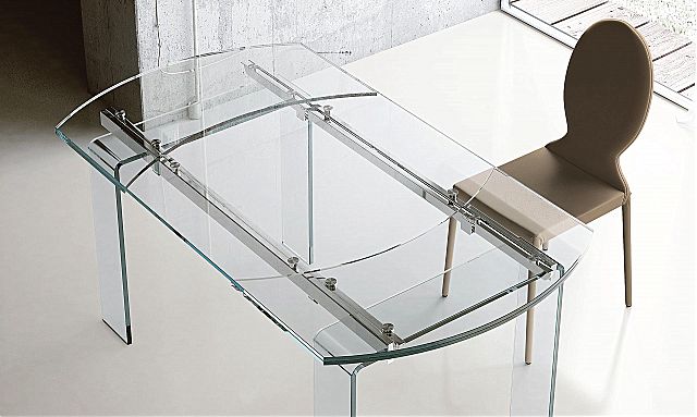 - Παρουσίαση του Lord Glass dining table, από την εταιρεία Riflessi.