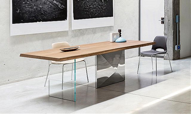 - Παρουσίαση του Cubric fixed-top dining table, της εταιρείας Riflessi.