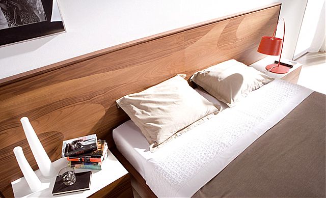  - Λεπτομέρεια ξύλινου κρεβατιού της σειράς duna.