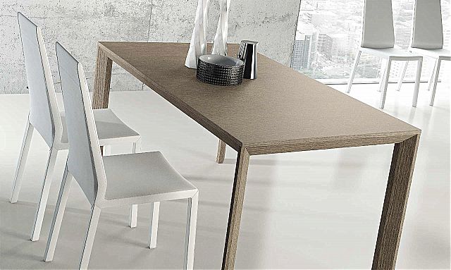  - Παρουσίαση της καρέκλας Eva της εταιρείας Riflessi.