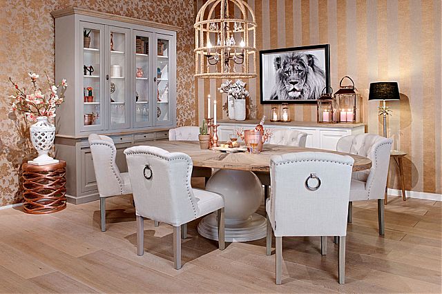  - Παρουσίαση της Richmond Interiors για την καρέκλα τραπεζαρίας Stoel Macy (χρώμα σαμπάνιας).