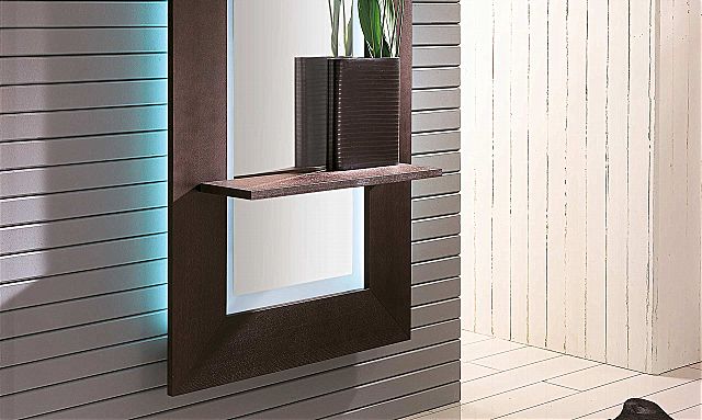 - Καθρέφτης Sibilla της εταιρείας Riflessi. (στο βεγκέ)