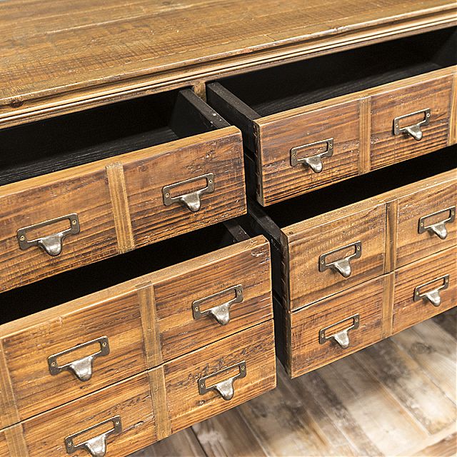  - Μπουφές Barclay της εταιρείας Richmond Interiors.