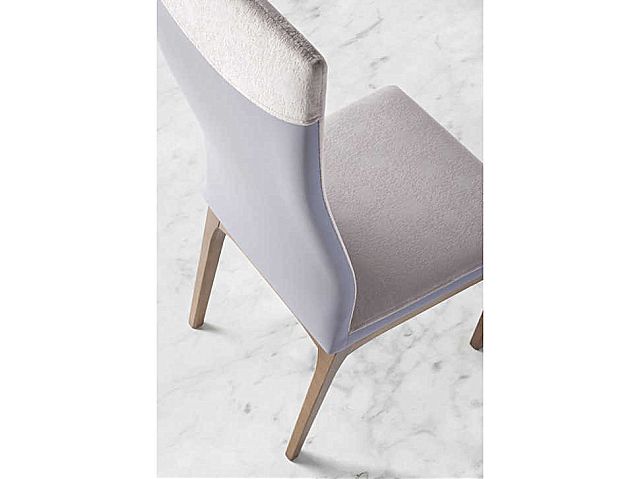  - Λεπτομέρεια της καρέκλας τραπεζαρίας Igni Wood, Nacher.