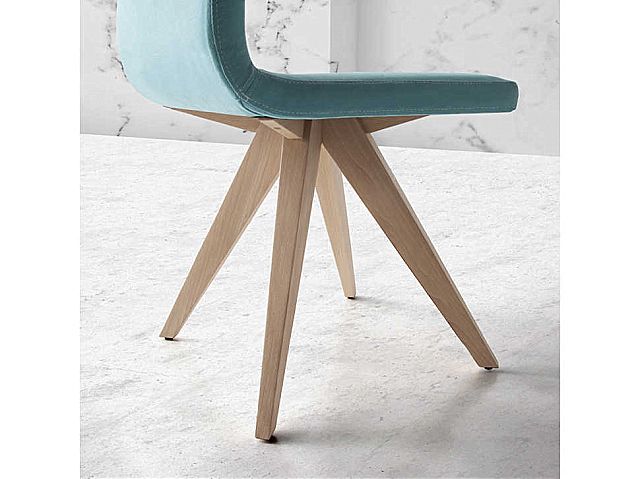  - Λεπτομέρεια της καρέκλας τραπεζαρίας August, Nacher.