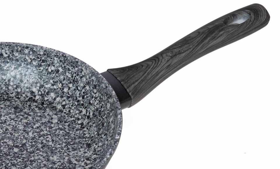 Λεπτομέρεια λαβής και επίστρωσης σειράς Granite της εταιρείας Cryspo Trio