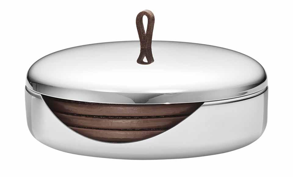 Σετ δερμάτινων σουβέρ σε μια θήκη από ανοξείδωτο ατσάλι της εταιρείας Georg Jensen